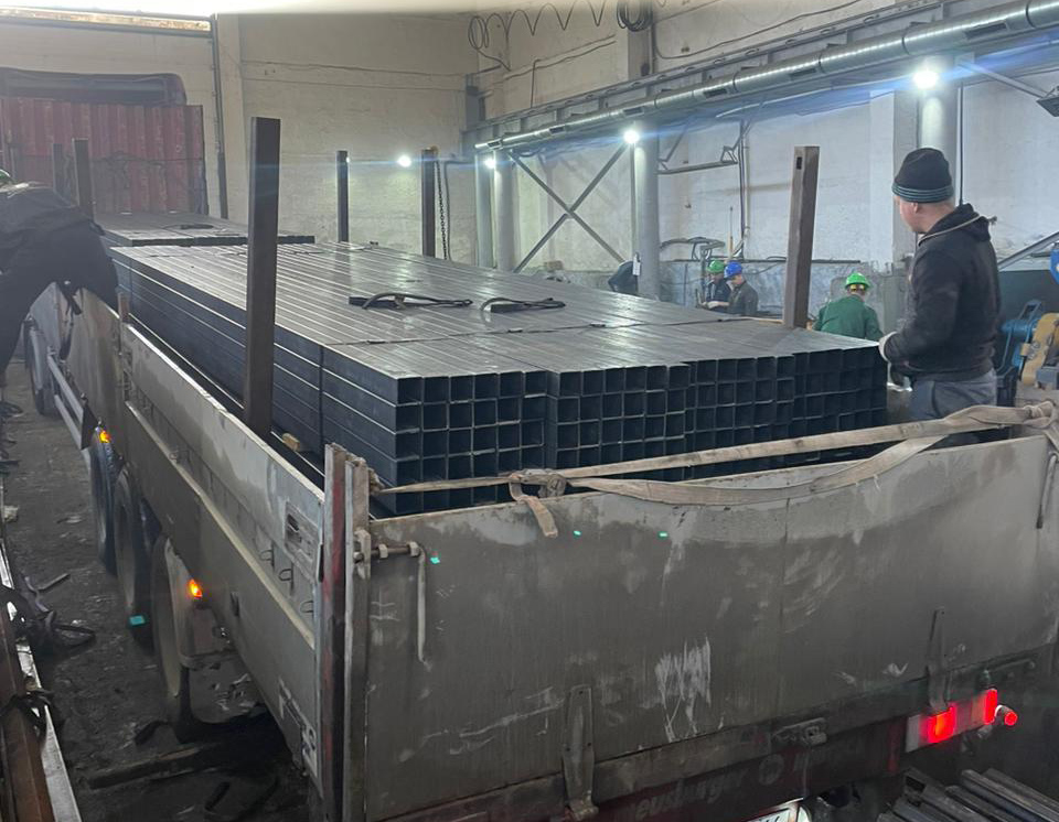 Погрузка готовой продукции с производства ООО «БТЗ» - Фотография 2